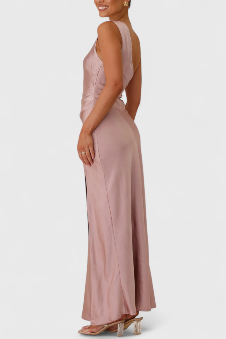 Josefa - Vestido de Un Hombro con Pliegues y Alta Abertura